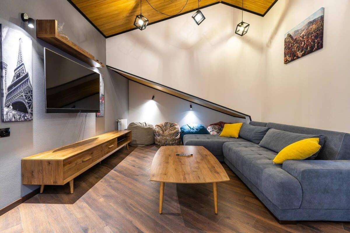 3Br Apt W Huge Terrace & Magnificent Views Tbilisi Zewnętrze zdjęcie