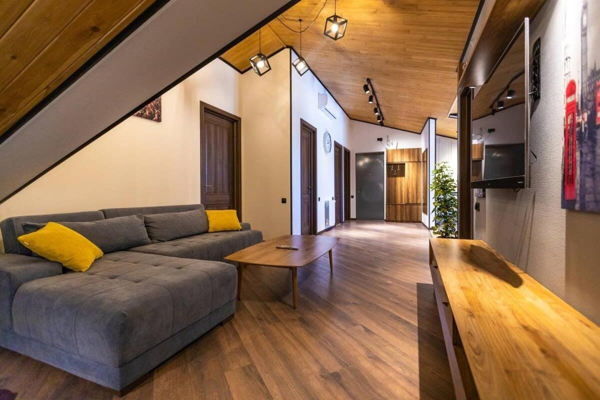 3Br Apt W Huge Terrace & Magnificent Views Tbilisi Zewnętrze zdjęcie