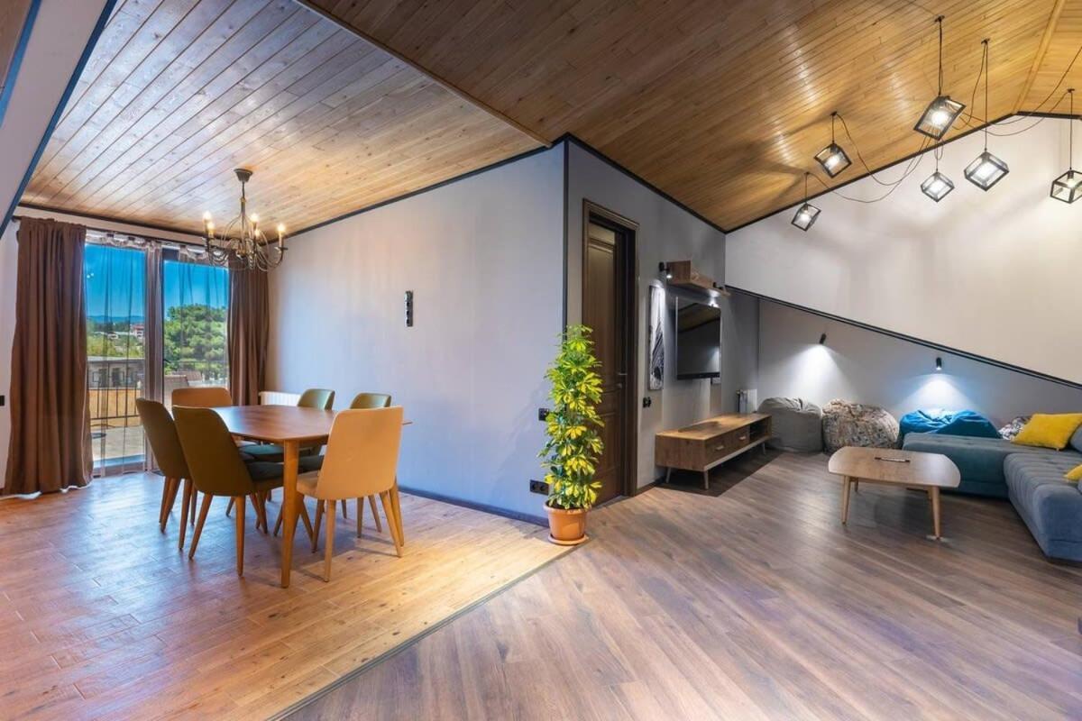 3Br Apt W Huge Terrace & Magnificent Views Tbilisi Zewnętrze zdjęcie