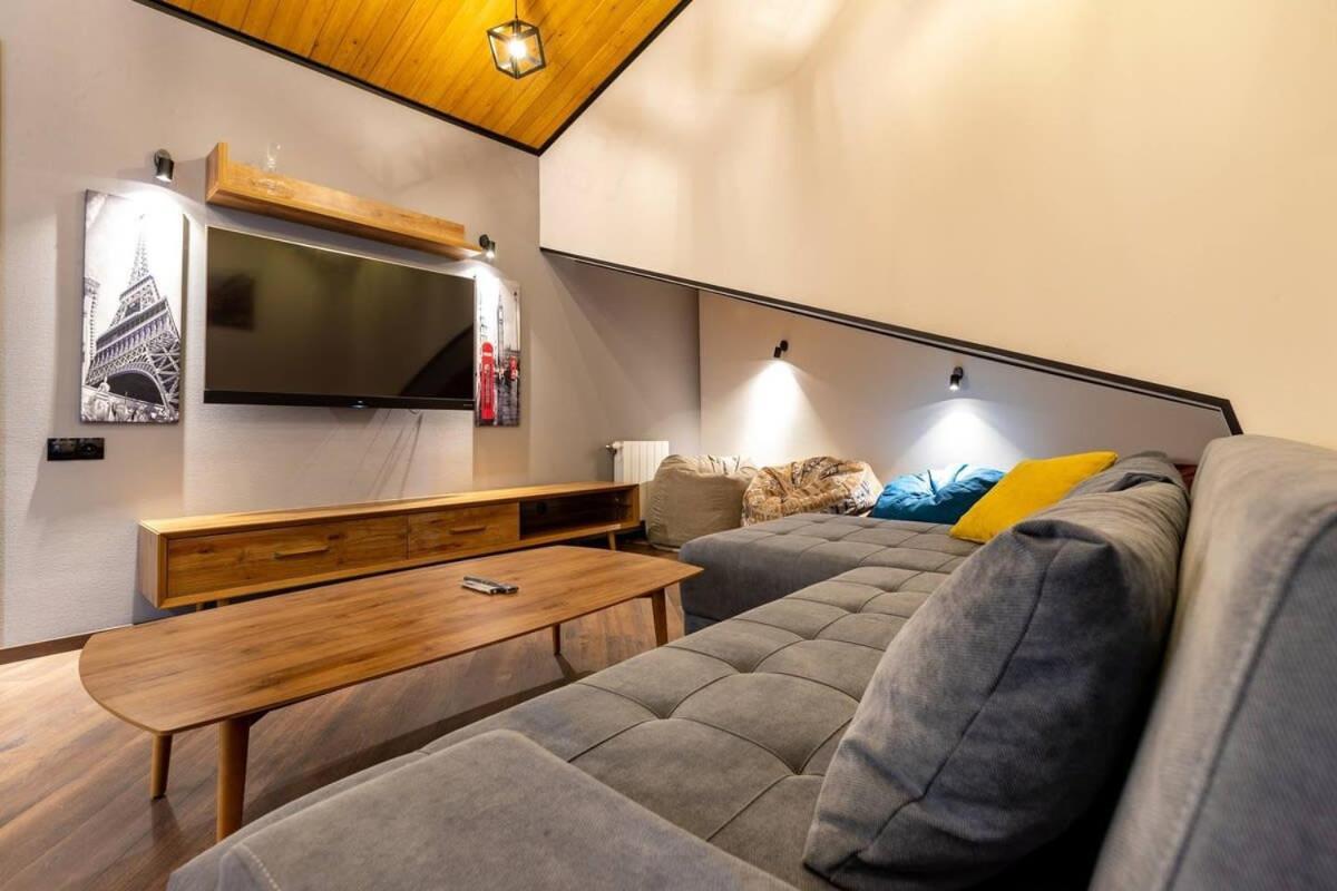 3Br Apt W Huge Terrace & Magnificent Views Tbilisi Zewnętrze zdjęcie