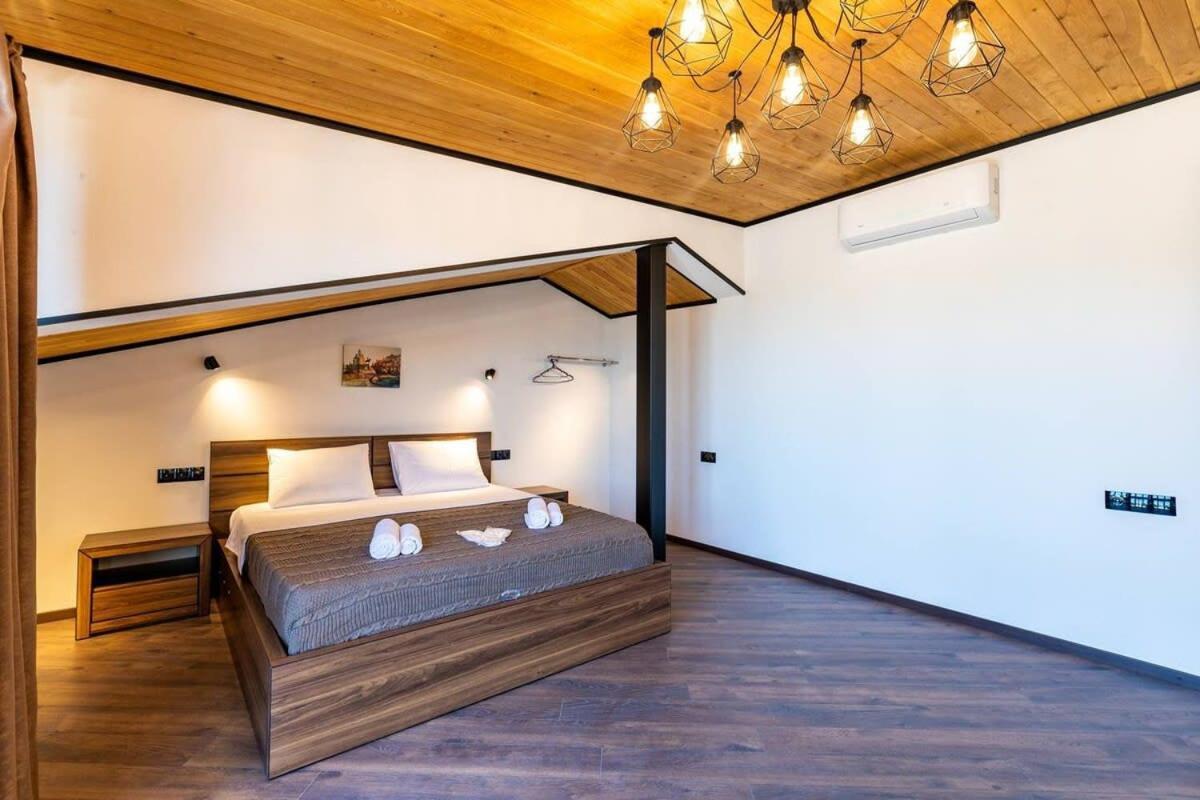 3Br Apt W Huge Terrace & Magnificent Views Tbilisi Zewnętrze zdjęcie