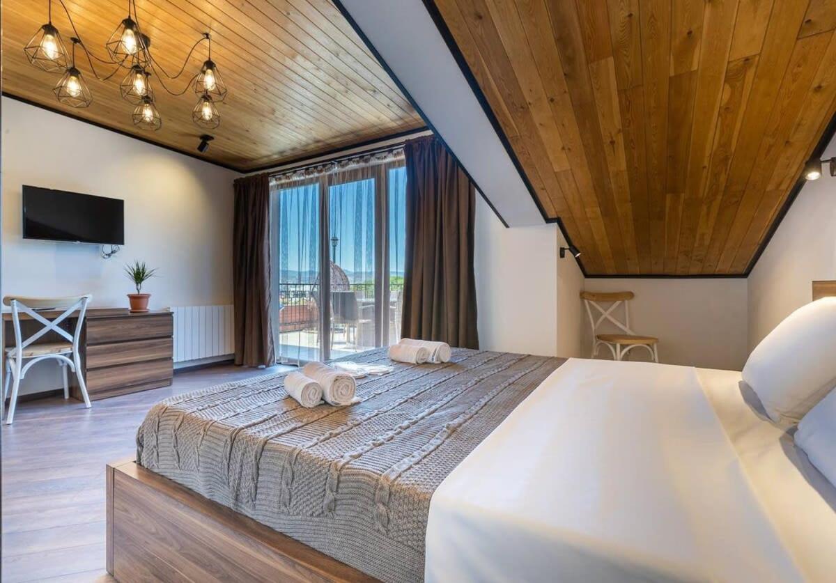 3Br Apt W Huge Terrace & Magnificent Views Tbilisi Zewnętrze zdjęcie